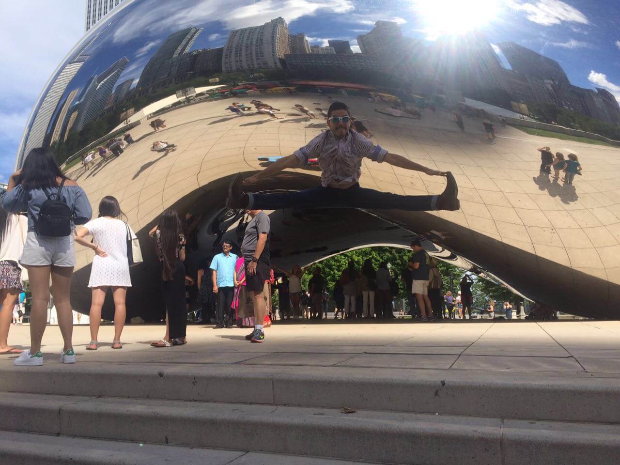 Pablo che balla per strada